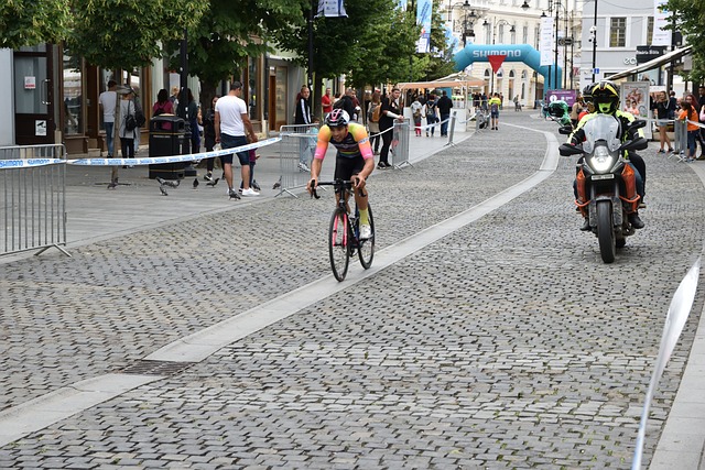 上的表现和 上的表现和